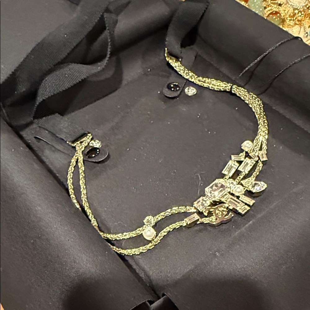 Chanel Gold, Crystal and Pearl Women's Headband - Picture 3 of 4